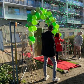Groene ballonnen bij feestelijk moment renovatie D’ Groene Citer